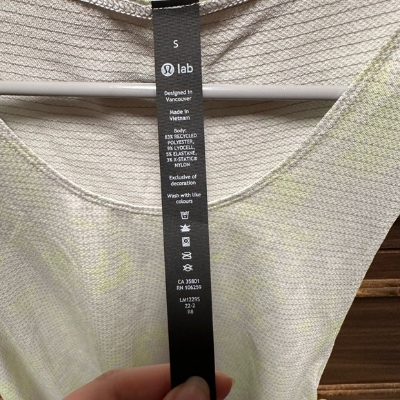 NWT Lululemon LAB Run and Train Relaxed Tank Size Small - Picture 2 of 7